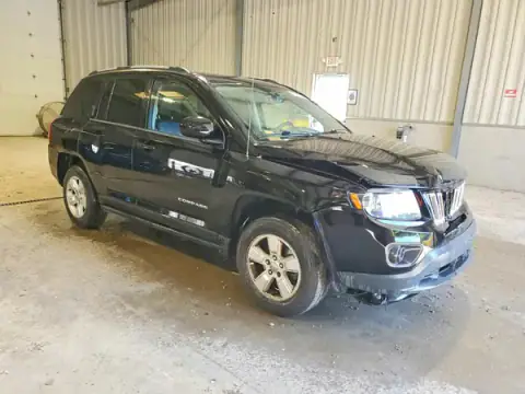 1C4NJCEBXHD198038 — 2017 Jeep Compass, zdjęcie 4 z Copart, Przód