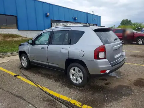 1C4NJCBB6HD102314 — 2017 Jeep Compass, photo 2 from Copart, Front end