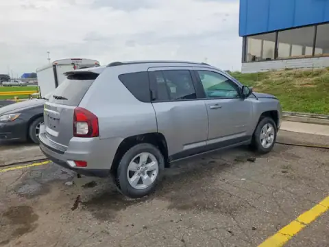 1C4NJCBB6HD102314 — 2017 Jeep Compass, photo 3 from Copart, Front end