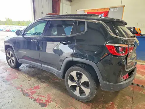 3C4NJDBB2HT655929 — 2017 Jeep Compass, foto 2 de Copart, Parte trasera