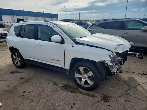 1C4NJDEB1HD137215 — 2017 Jeep Compass, photo 4 from Copart, Front end