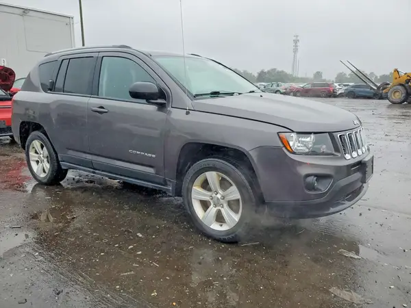 1C4NJDBB1HD154469 — 2017 Jeep Compass, фото 4 с аукциона Copart 30.09.2026, Задняя часть