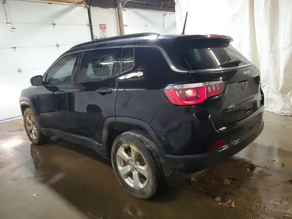 3C4NJCBB8HT658683 — 2017 Jeep Compass, photo 2 from Copart, Front end