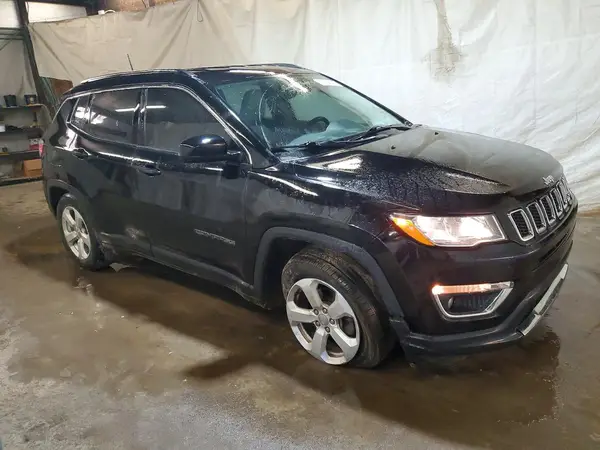 3C4NJCBB8HT658683 — 2017 Jeep Compass, photo 4 from Copart, Front end