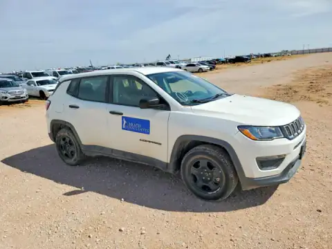 3C4NJCAB7HT661026 — 2017 Jeep Compass, zdjęcie 4 z Copart 30.09.2026, Grad