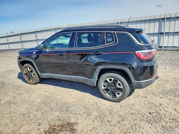 3C4NJDDB8HT647122 — 2017 Jeep Compass, zdjęcie 2 z Copart, Przód