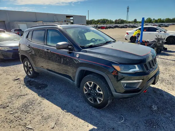 3C4NJDDB8HT647122 — 2017 Jeep Compass, zdjęcie 4 z Copart, Przód