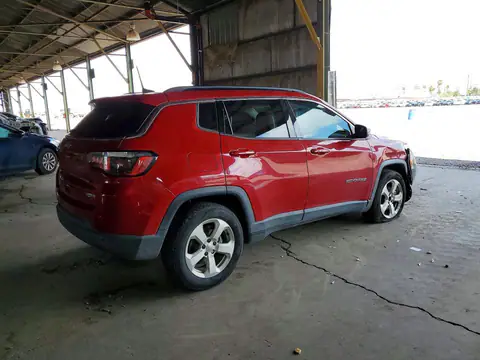 3C4NJCBB8HT653208 — 2017 Jeep Compass, foto 3 de Copart 21.10.2026, Parte delantera