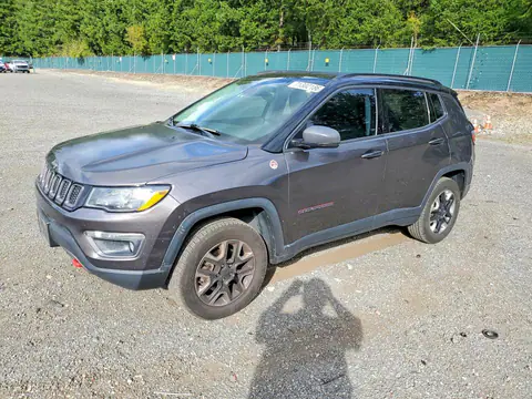 3C4NJDDB2HT659590 — 2017 Jeep Compass, Parte trasera (Rear End), fotos antes de reparar