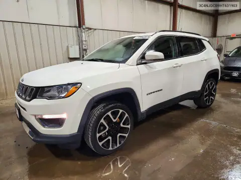 3C4NJDCB9HT631903 Jeep Compass 2017 — uszkodzenie Tył, zdjęcie przed naprawą