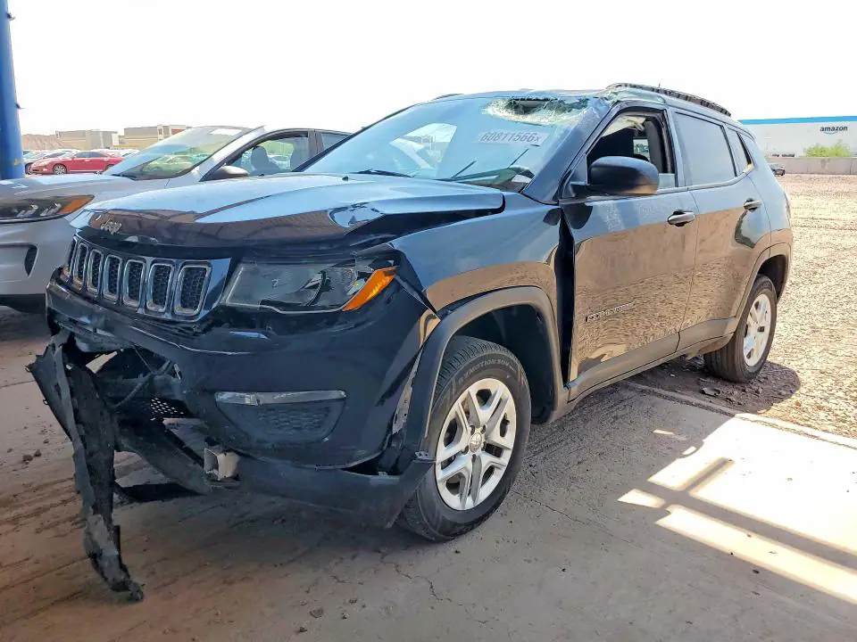 3C4NJDAB1JT180359 Jeep Compass 2018 — повреждение Передняя часть, фото до ремонта