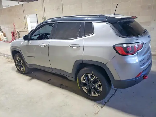 3C4NJDDB9JT207349 — 2018 Jeep Compass, photo 2 from Copart 01.10.2026, Hail