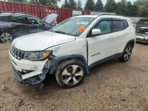 3C4NJCBB5JT102417 — 2018 Jeep Compass, Przód (Front End), zdjęć przed naprawą