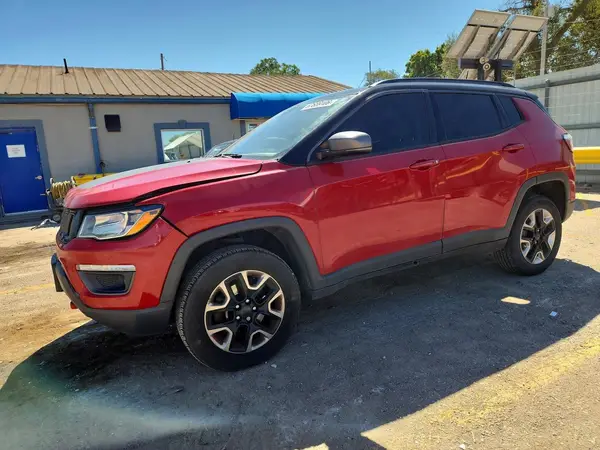 3C4NJDDB1JT135367 — 2018 Jeep Compass, Передня частина (Front End), фото до ремонту