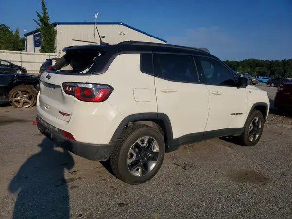 3C4NJDDB3JT270690 — 2018 Jeep Compass, photo 3 from Copart 01.10.2026, Rear end