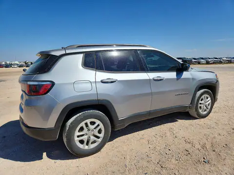 3C4NJCAB2JT368902 — 2018 Jeep Compass, foto 3 de Copart 14.10.2026, Parte delantera