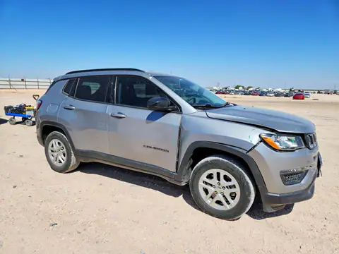 3C4NJCAB2JT368902 — 2018 Jeep Compass, foto 4 de Copart 14.10.2026, Parte delantera