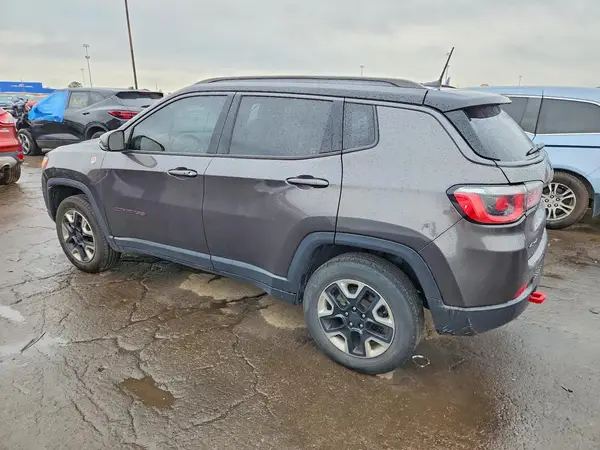 3C4NJDDB8JT417165 — 2018 Jeep Compass, photo 2 from Copart, Front end
