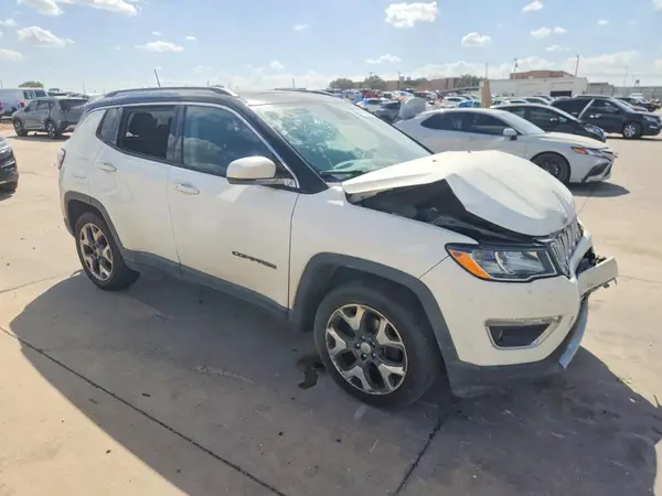 3C4NJDCB3JT222110 — 2018 Jeep Compass, photo 4 from Copart, Rear end