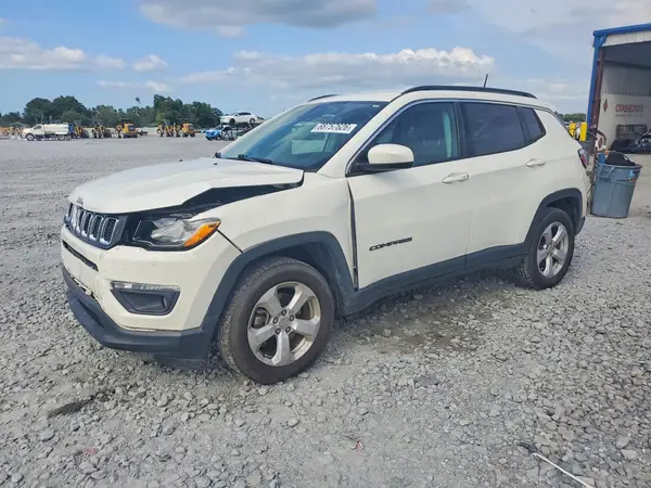 3C4NJDBB4JT348929 Jeep Compass 2018 — uszkodzenie Przód, zdjęcie przed naprawą