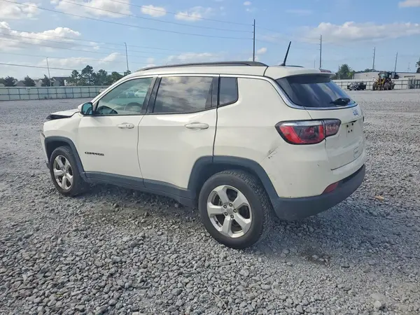 3C4NJDBB4JT348929 — 2018 Jeep Compass, zdjęcie 2 z Copart 02.10.2026, Przód