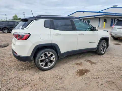 3C4NJDCB2JT143558 — 2018 Jeep Compass, zdjęcie 3 z Copart 23.09.2026, Zalanie