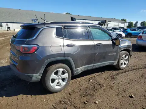 3C4NJDBB7JT328397 — 2018 Jeep Compass, фото 3 с аукциона Copart, ПЕРЕДНЯЯ ЧАСТЬ