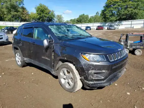 3C4NJDBB7JT328397 — 2018 Jeep Compass, фото 4 с аукциона Copart, ПЕРЕДНЯЯ ЧАСТЬ