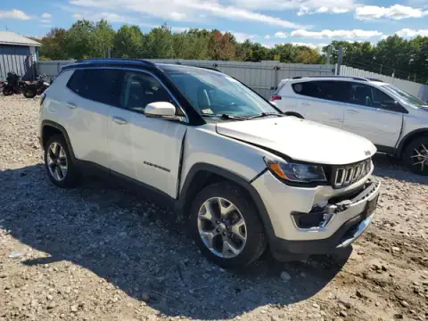 3C4NJDCB5JT357704 — 2018 Jeep Compass, zdjęcie 4 z Copart, Przód