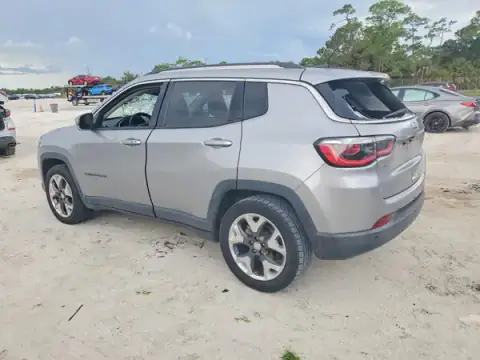 3C4NJCCB3JT406702 — 2018 Jeep Compass, foto 2 de Copart, Vandalismo