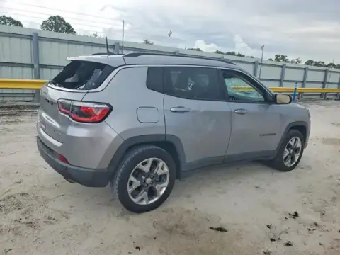 3C4NJCCB3JT406702 — 2018 Jeep Compass, foto 3 de Copart, Vandalismo