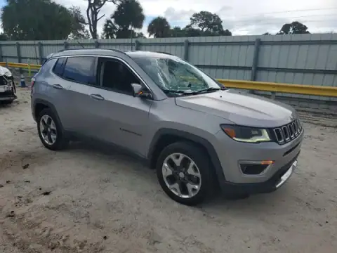 3C4NJCCB3JT406702 — 2018 Jeep Compass, foto 4 de Copart, Vandalismo