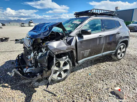 3C4NJDBBXJT114620 — 2018 Jeep Compass, Front end (Front End), before-repair photos