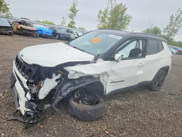 3C4NJDBB5JT395354 Jeep Compass 2018 — повреждение Повреждения снизу, фото до ремонта