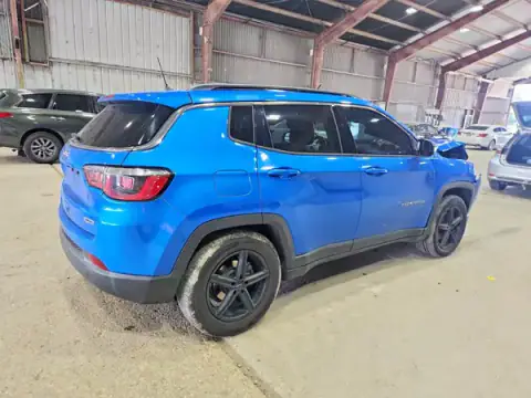 3C4NJCBB4JT293408 — 2018 Jeep Compass, foto 3 de Copart, Parte delantera