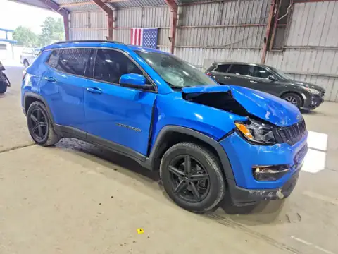3C4NJCBB4JT293408 — 2018 Jeep Compass, foto 4 de Copart, Parte delantera