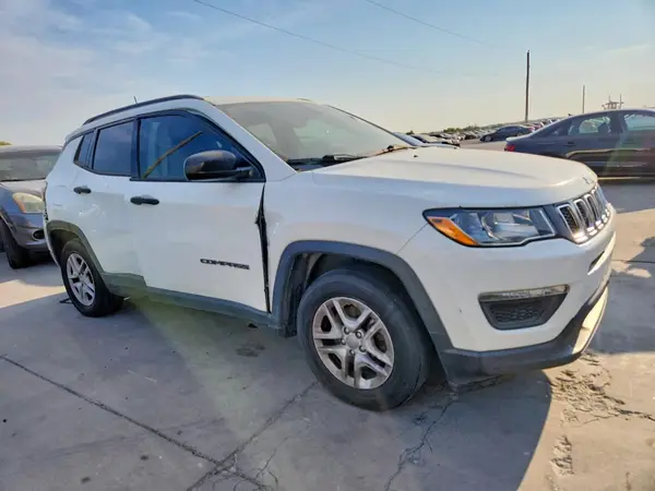 3C4NJCAB0JT125251 — 2018 Jeep Compass, photo 4 from Copart 01.10.2026, Rear end