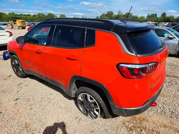 3C4NJDDB0JT130452 — 2018 Jeep Compass, photo 3 from Copart, Front end
