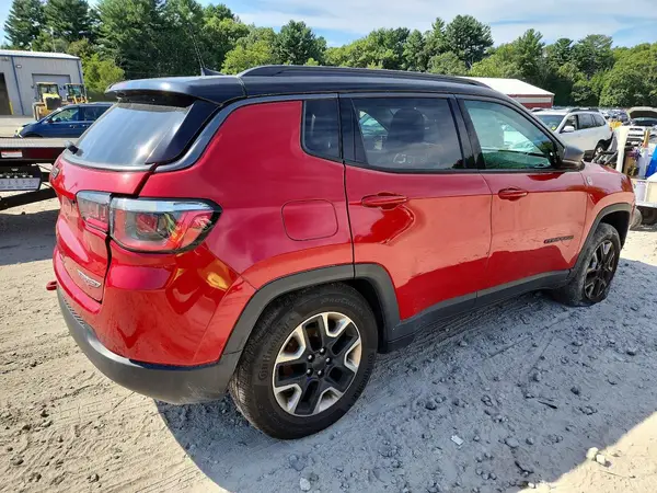 3C4NJDDB9JT451499 — 2018 Jeep Compass, фото 3 с аукциона Copart, Задняя часть