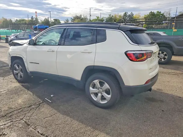 3C4NJDBB3JT103510 — 2018 Jeep Compass, фото 2 с аукциона Copart, Передняя часть