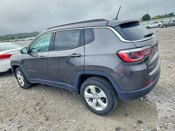 3C4NJDBB8JT355592 — 2018 Jeep Compass, ფოტო 2, Copart, წინა ნაწილი