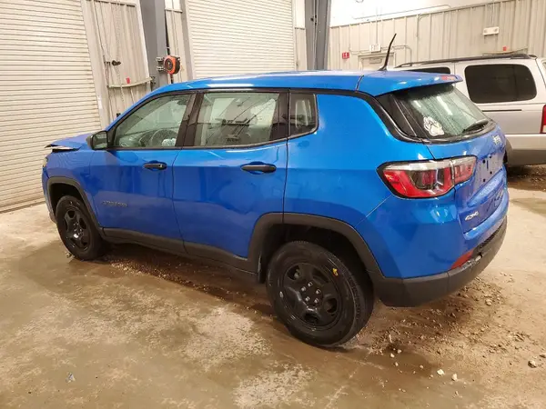 3C4NJDAB1JT190759 — 2018 Jeep Compass, zdjęcie 2 z Copart, Przód