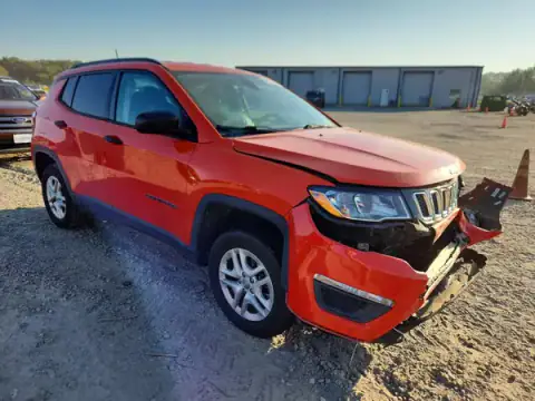 3C4NJDAB5JT101565 — 2018 Jeep Compass, photo 4 from Copart, Front end