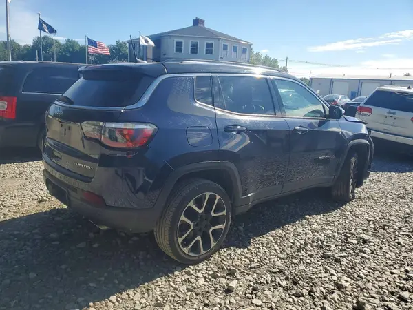 3C4NJDCB3JT131550 — 2018 Jeep Compass, zdjęcie 3 z Copart, Przód
