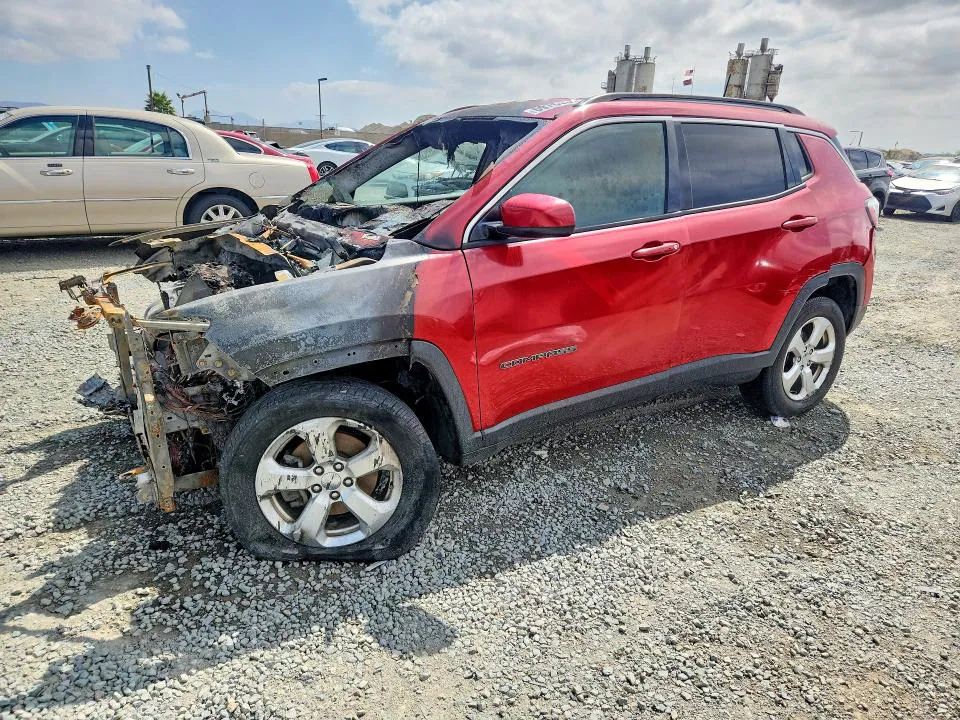 2018 Jeep Compass VIN 3C4NJDBB0JT254658 фото 1