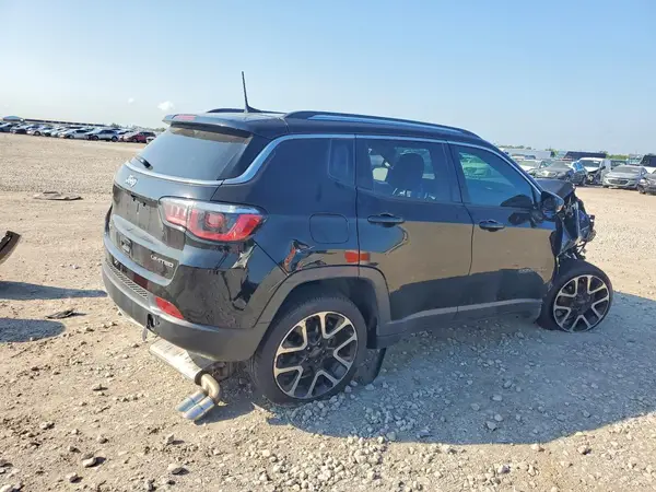 3C4NJDCBXJT355852 — 2018 Jeep Compass, zdjęcie 3 z Copart 08.10.2026, Przód