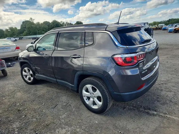 3C4NJDBB9JT433863 — 2018 Jeep Compass, photo 2 from Copart, Side