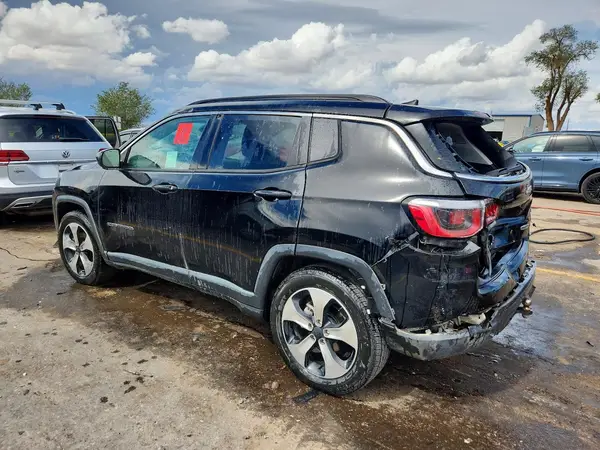 3C4NJCBB5JT271997 — 2018 Jeep Compass, photo 2 from Copart, Rear end
