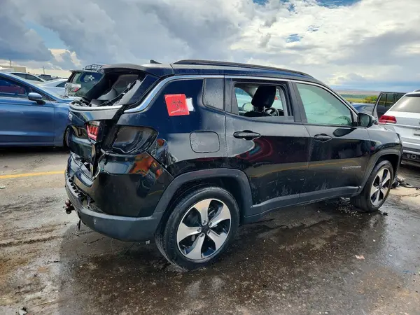 3C4NJCBB5JT271997 — 2018 Jeep Compass, photo 3 from Copart, Rear end