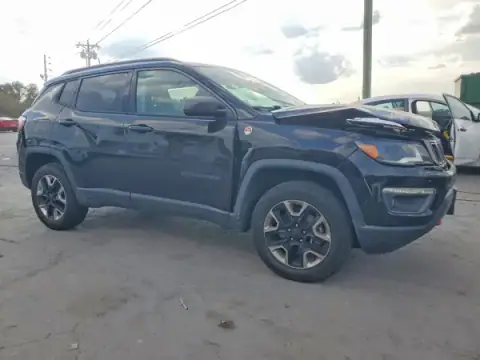 3C4NJDDBXJT246239 — 2018 Jeep Compass, ფოტო 4, Copart, წინა ნაწილი